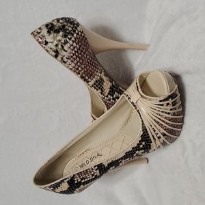 WILD DIVA Open toe animal print high heel shoes 8.5 (Ss33)